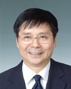 具有博士学位的教师800余人