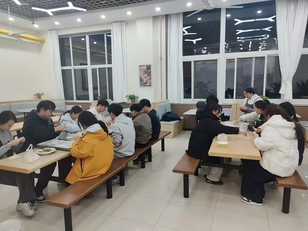 《为何家会伤人》
